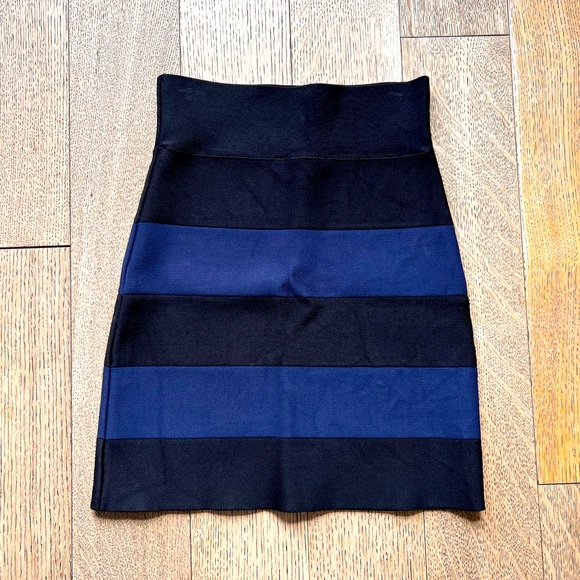 BCBGMAXAZRIA Mini Skirt - Picture 1 of 2